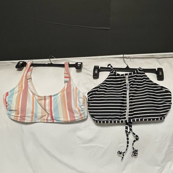 Set of 2 Juniors Xhilaration Bikini Tops Size XL. Pre-owned - Picture 1 of 5